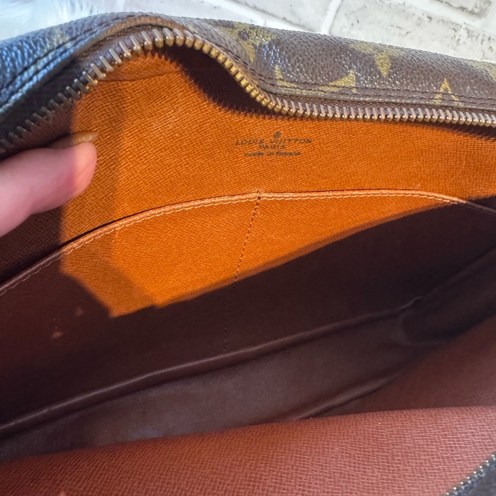 Louis Vuitton Compiegne 28 Custom Painted Crossbody | Vintage Monogram Bag - Picture 7 of 10